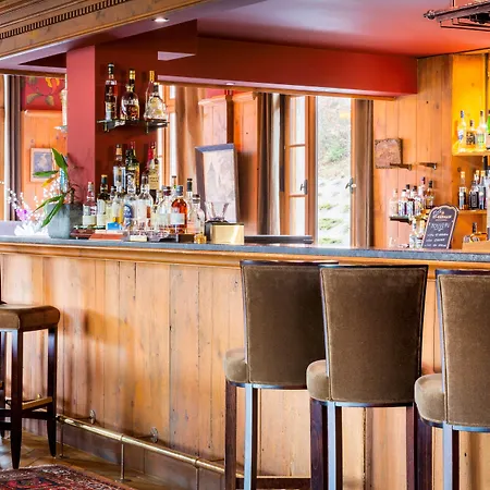 Отель Les Violettes & 4*