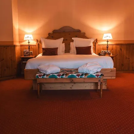 Les Violettes & Hotel 4*