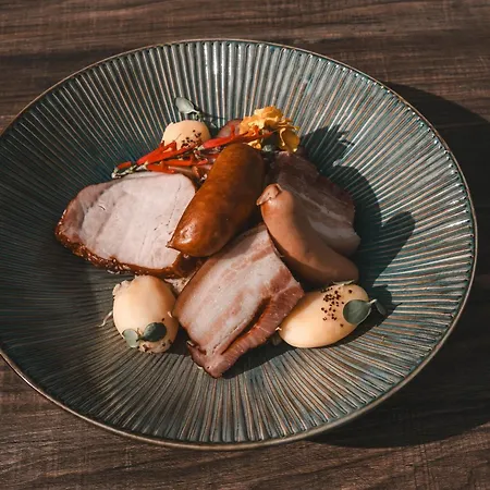 Les Violettes & Отель 4*