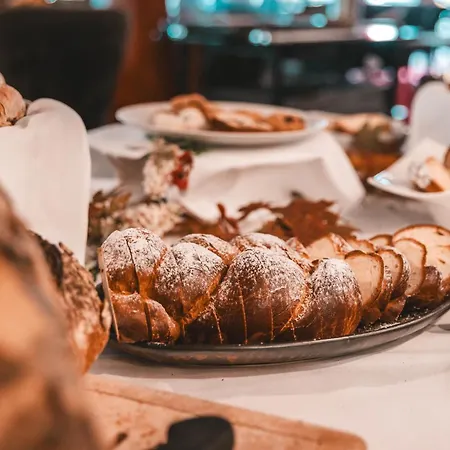 Les Violettes & Отель Юнгхольц