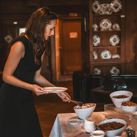 Les Violettes & Отель 4*