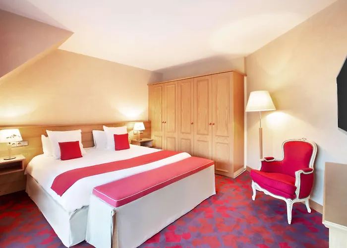 Hotel Les Violettes & 4*