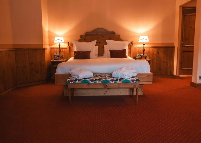 Les Violettes & Hotel 4*