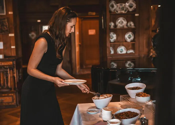 Les Violettes & Hotel 4*